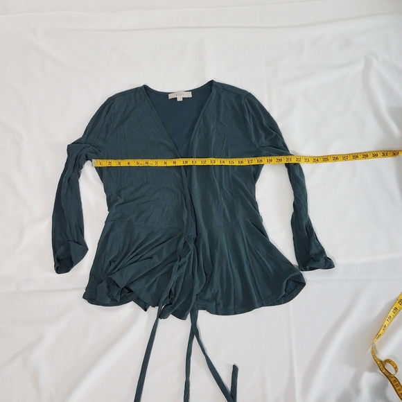 Beautiful stretchy top for women - Picture 2 of 8